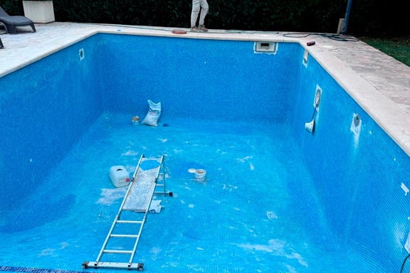 Pool maintenance in bendinat | Schwimmbäder Mallorca