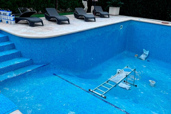 Pool maintenance in bendinat | Schwimmbäder Mallorca